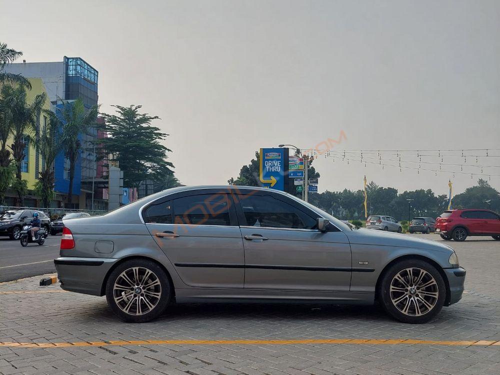 Mobil BMW 3 Series 2001