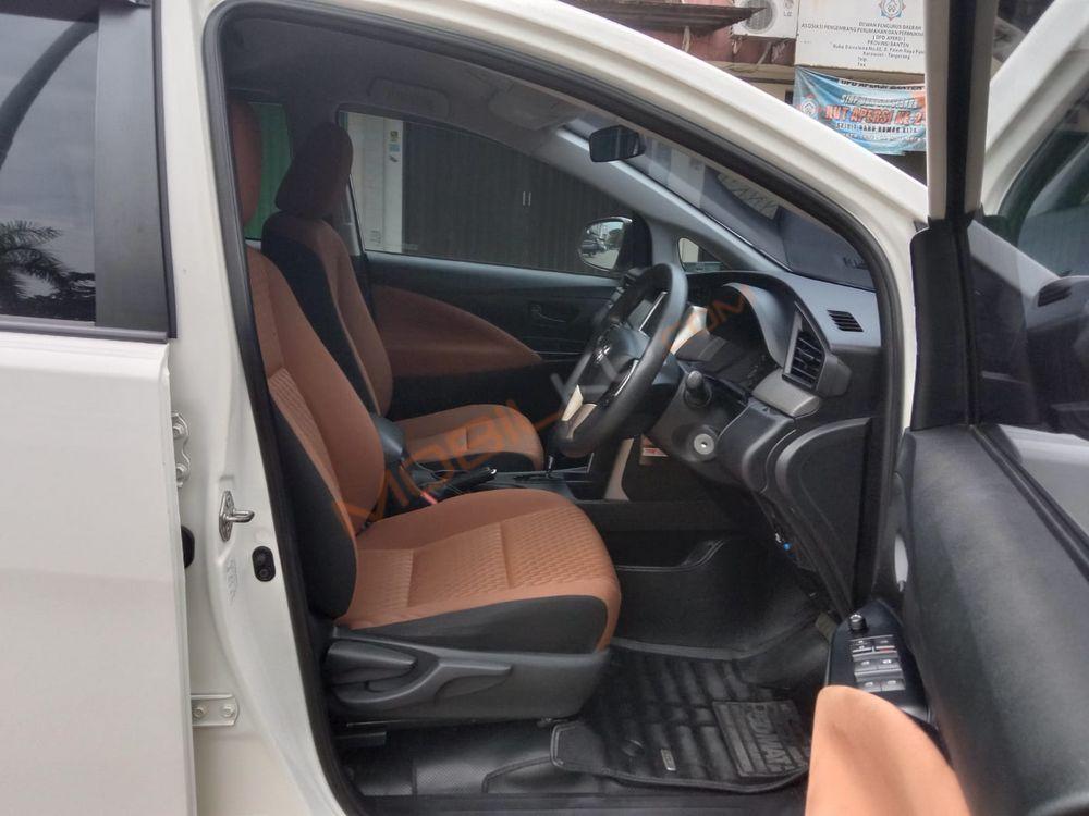 Mobil Toyota Kijang Innova 2017