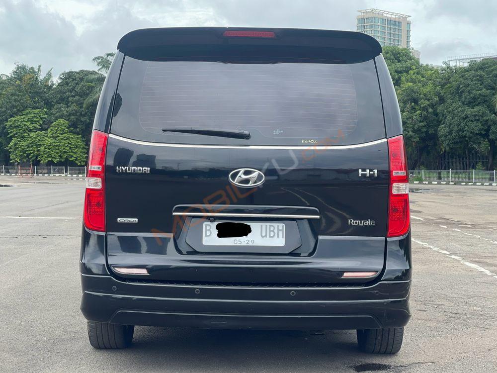 Mobil Hyundai H-1 2015