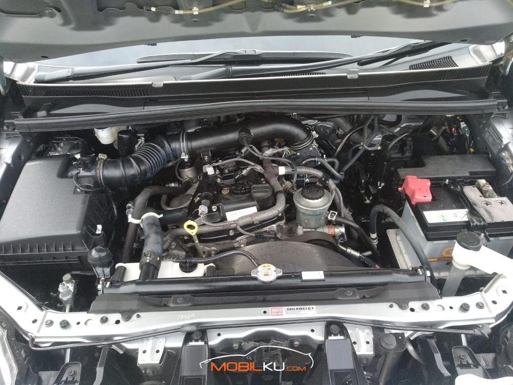 Mobil Toyota Kijang Innova 2019