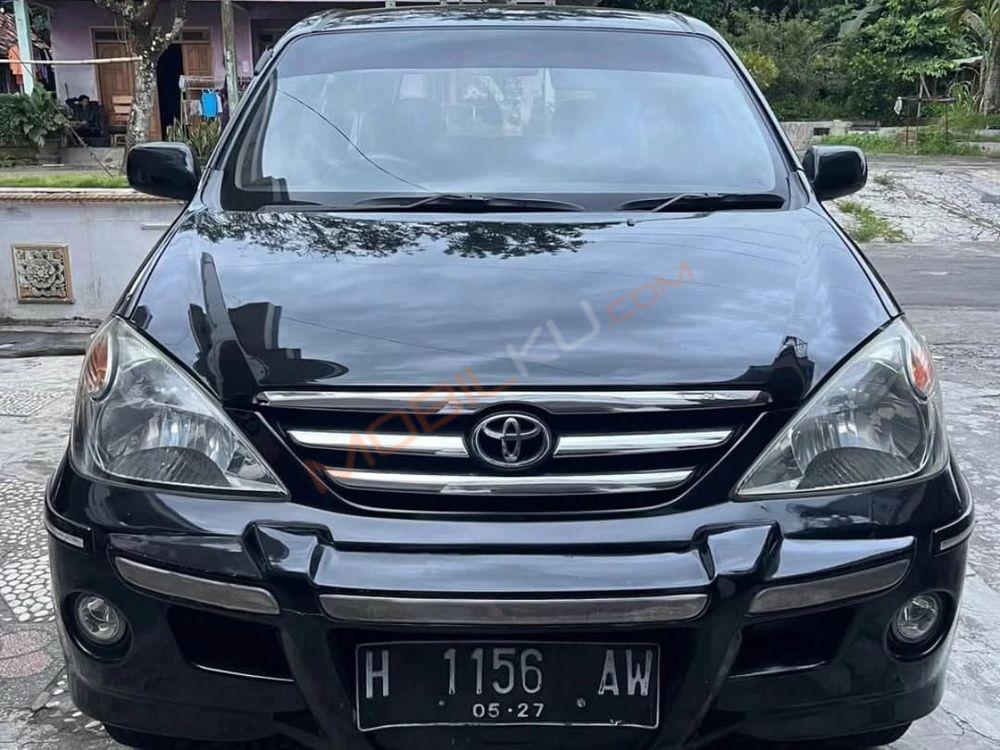 Mobil Toyota Avanza 2005