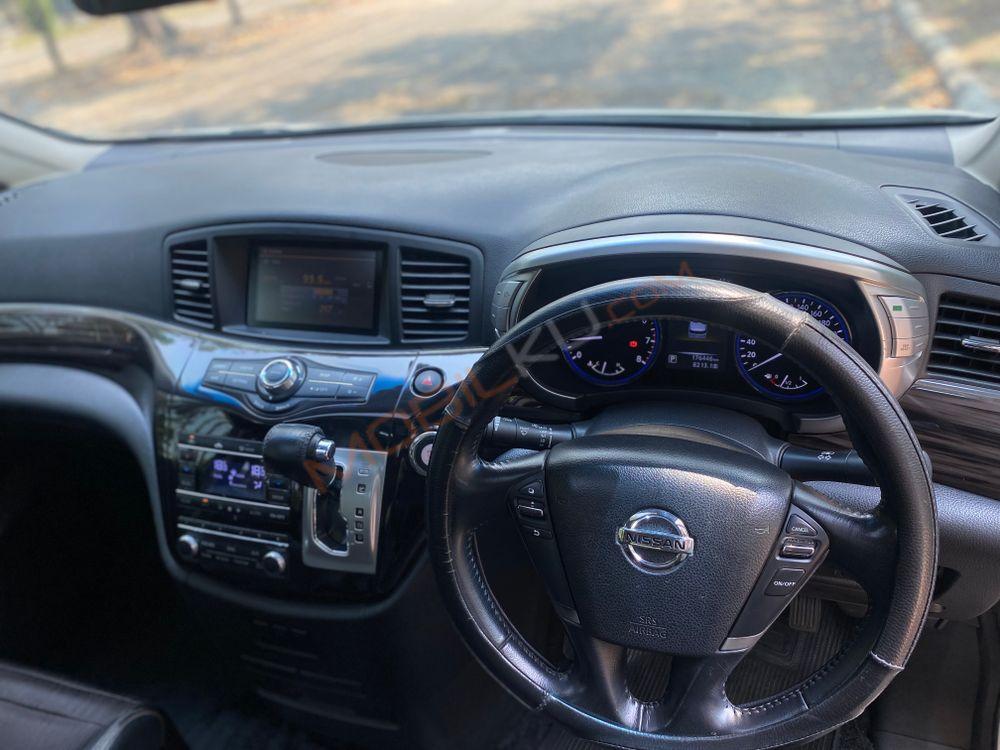 Mobil Nissan Elgrand 2014