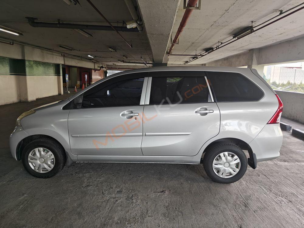 Mobil Daihatsu Xenia 2014