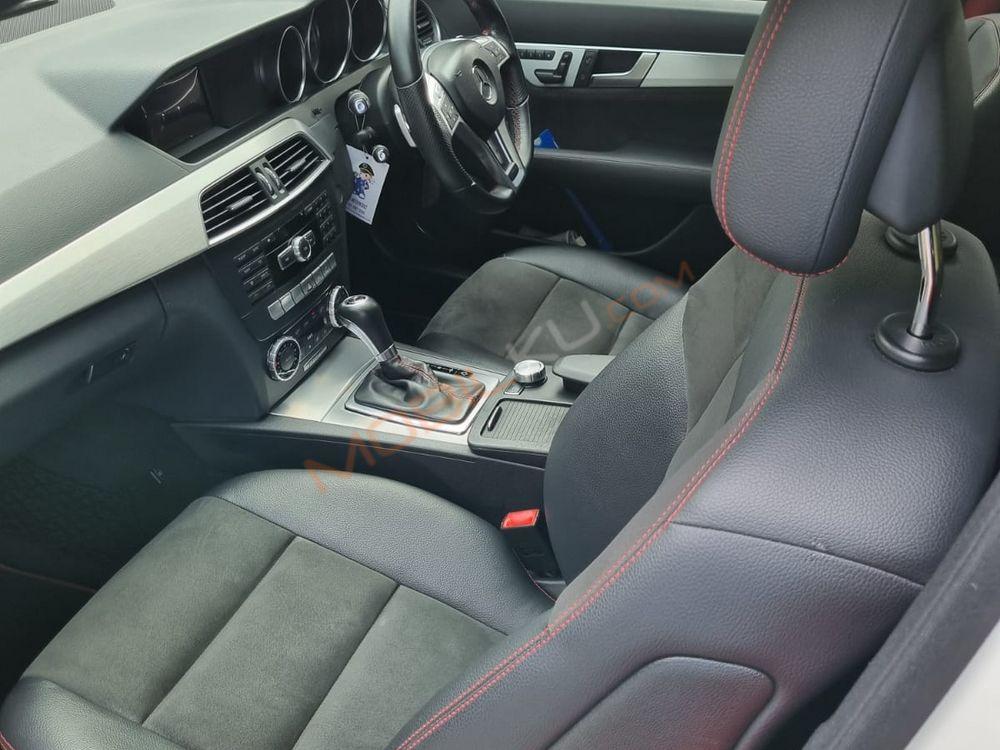 Mobil Mercedes-Benz C-Class 2013
