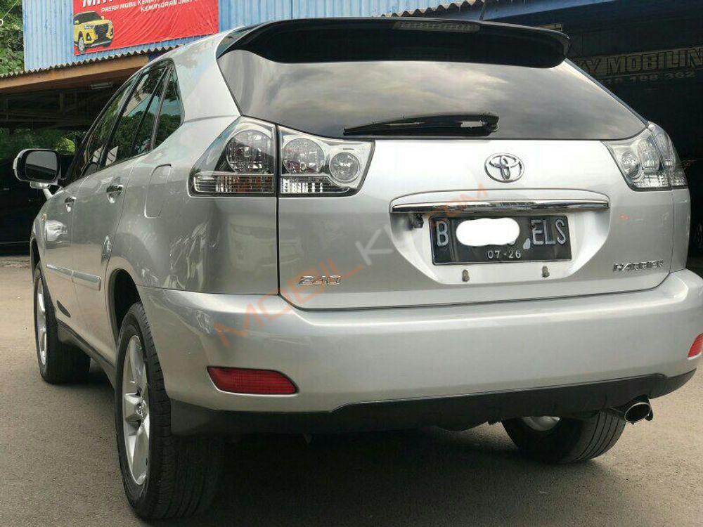 Mobil Toyota Harrier 2013