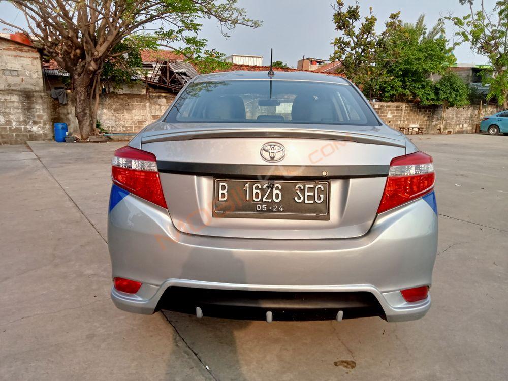 Mobil Toyota Limo 2014