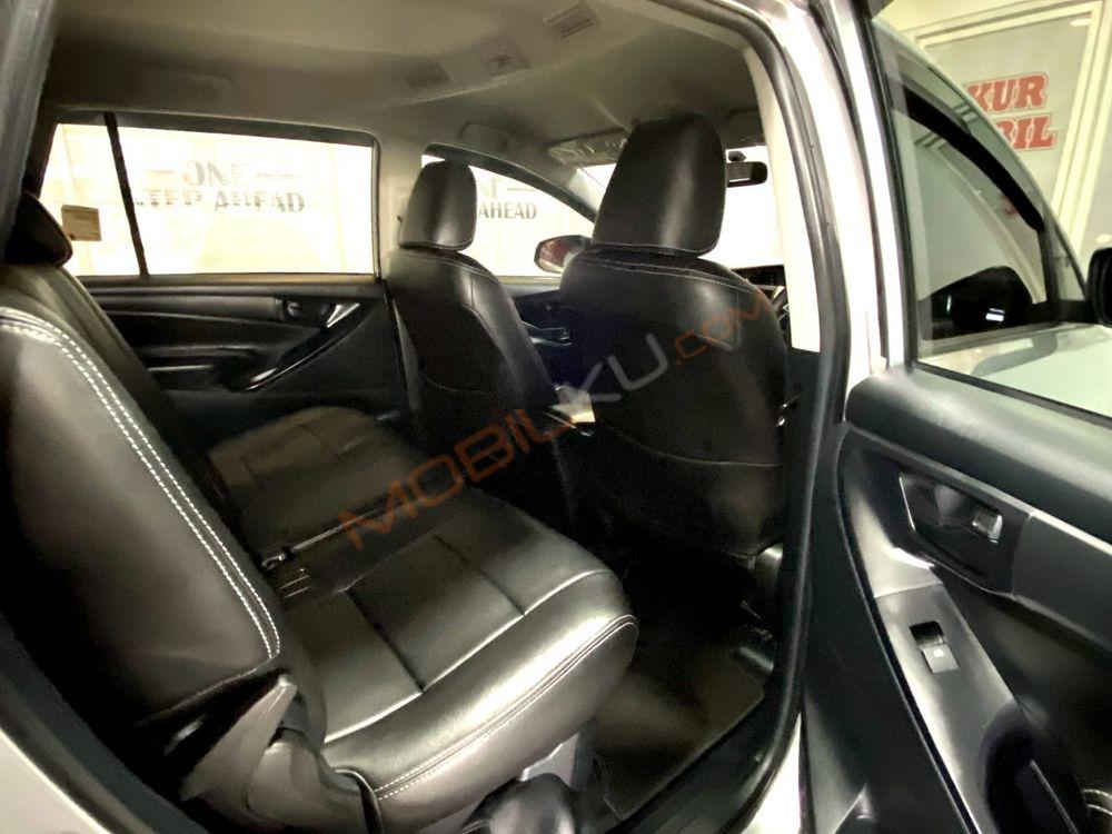 Mobil Toyota Kijang Innova 2016