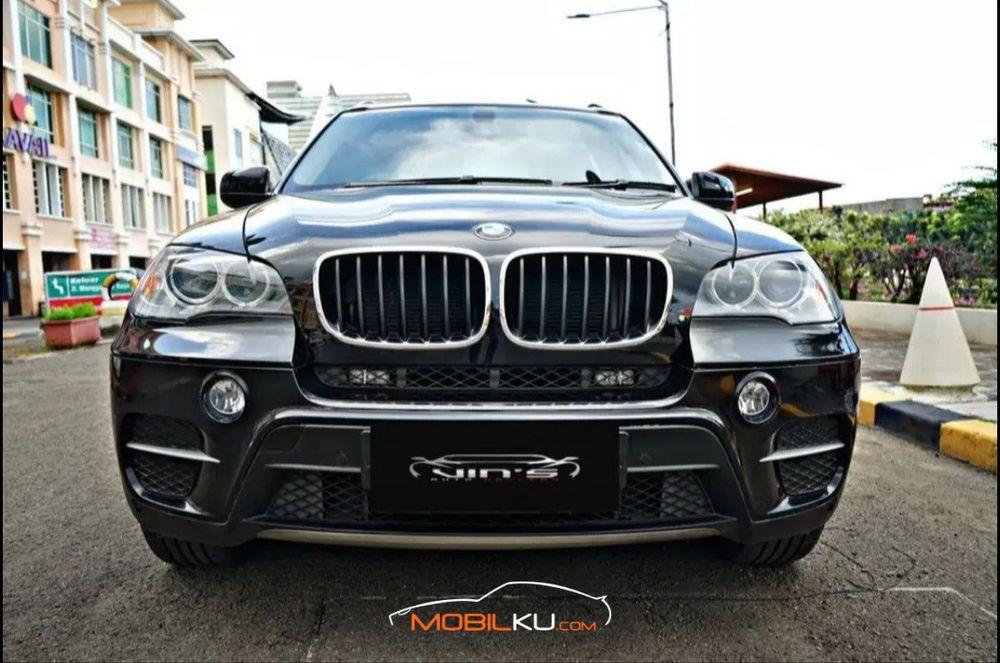 Mobil BMW X5 2011