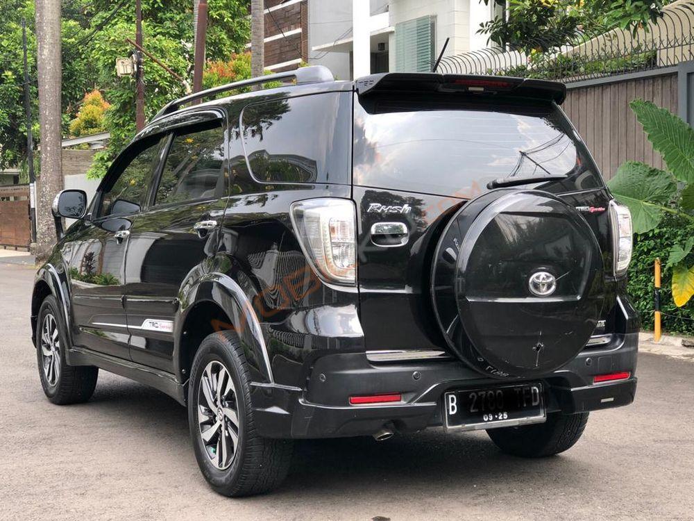 Mobil Toyota Rush 2015