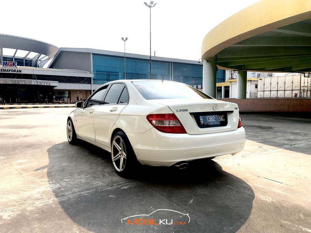 Mobil Mercedes-Benz C-Class 2011