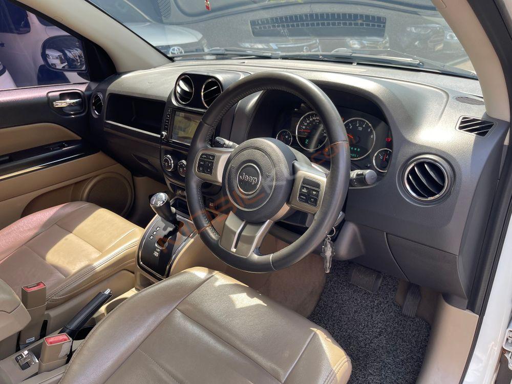 Mobil Jeep Compass 2013