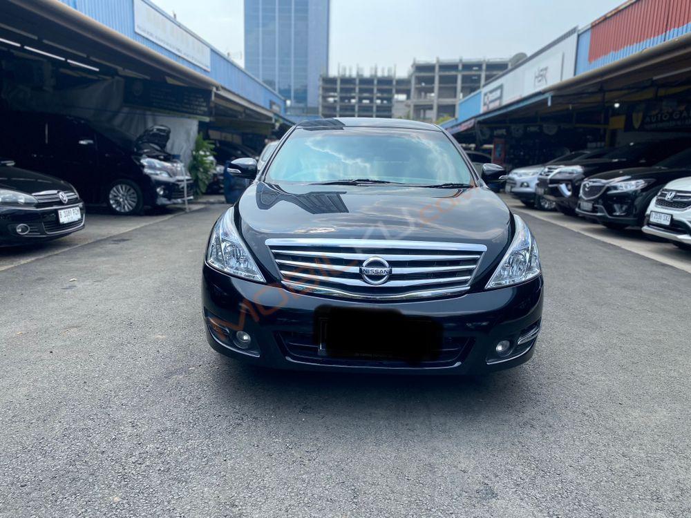 Mobil Nissan Teana 2010