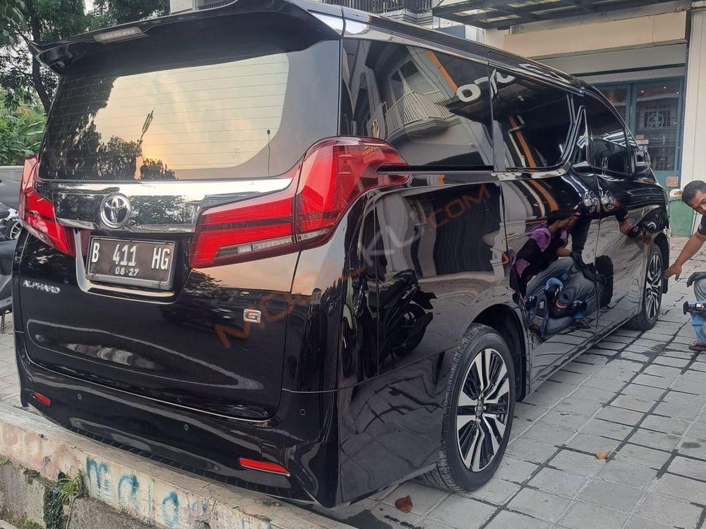 Mobil Toyota Alphard 2022