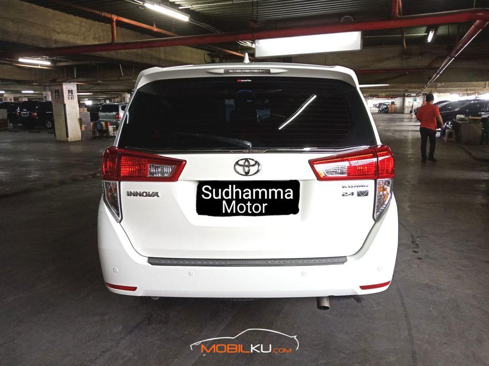 Mobil Toyota Kijang Innova 2017