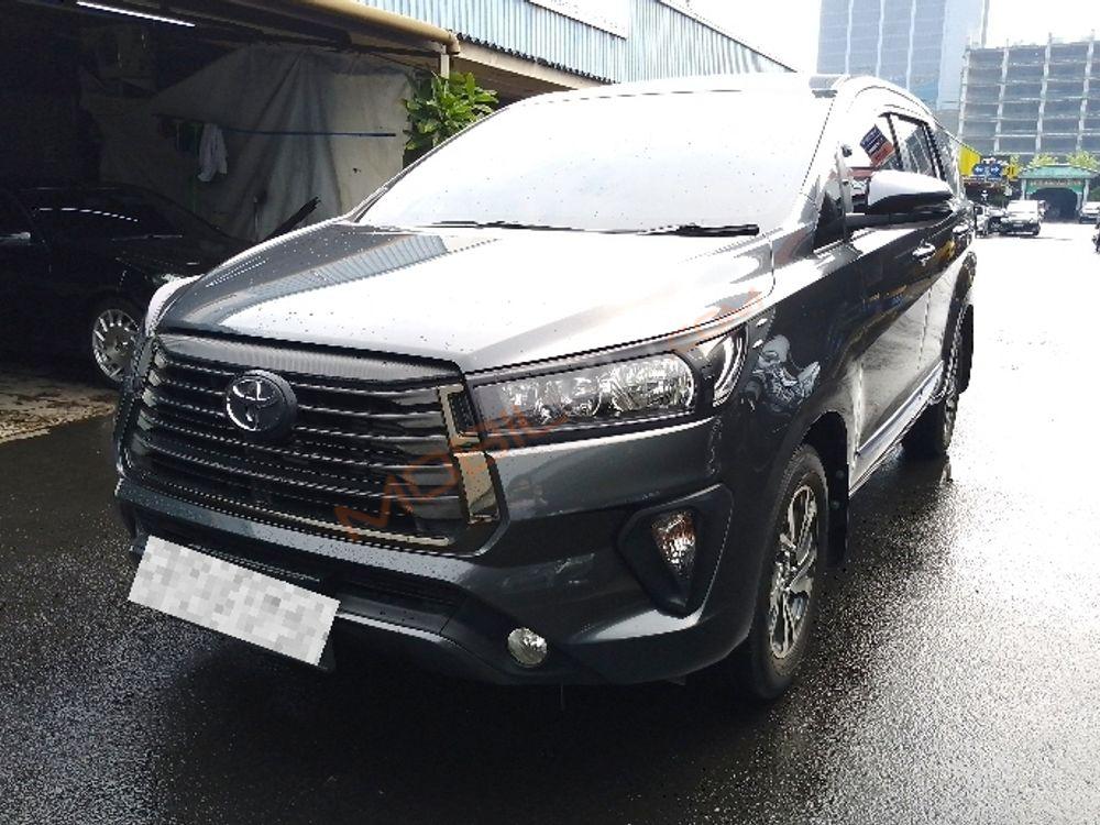 Mobil Toyota Kijang Innova 2022
