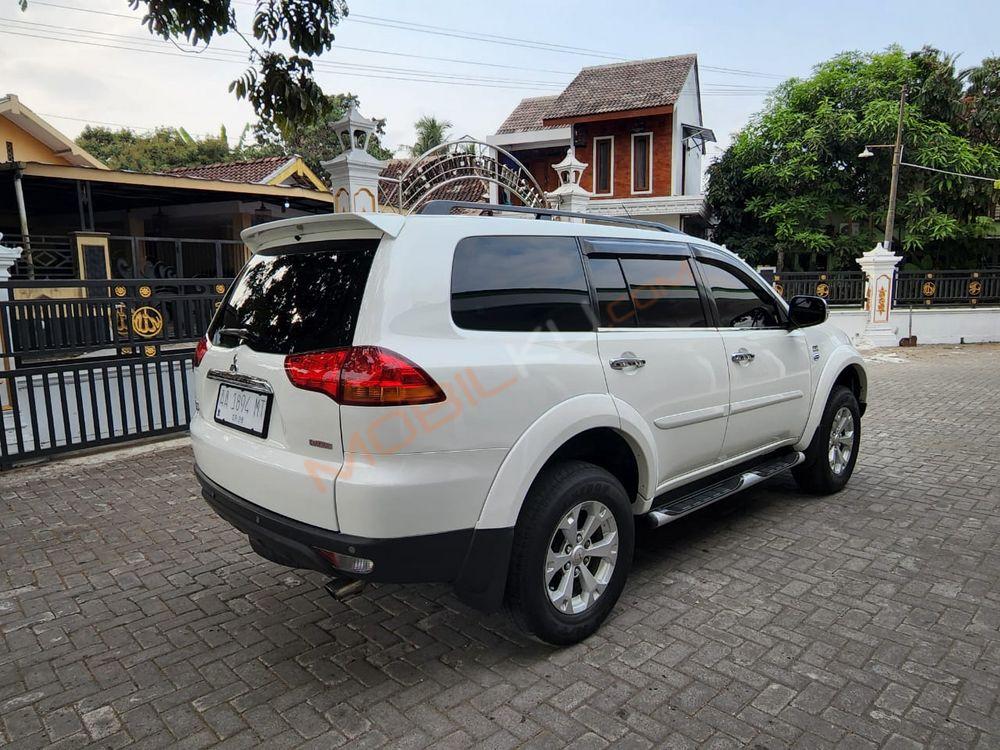Mobil Mitsubishi Pajero Sport 2012