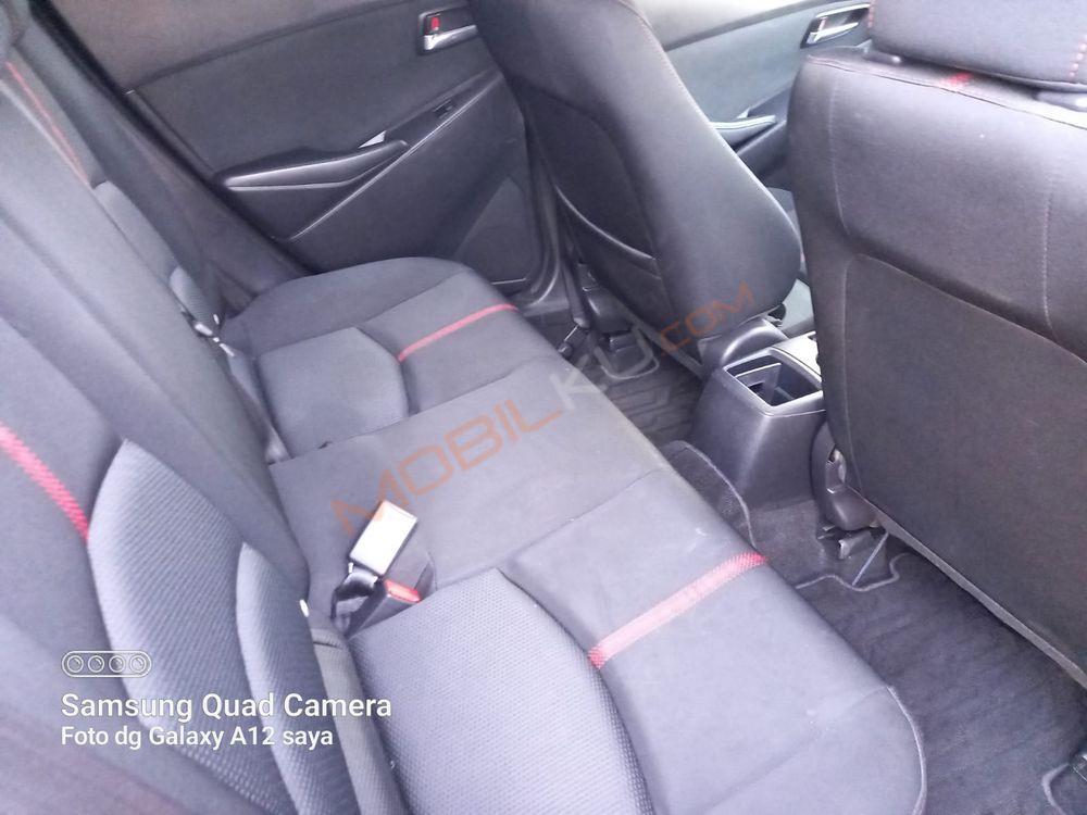 Mobil Mazda 2 Hatchback 2016