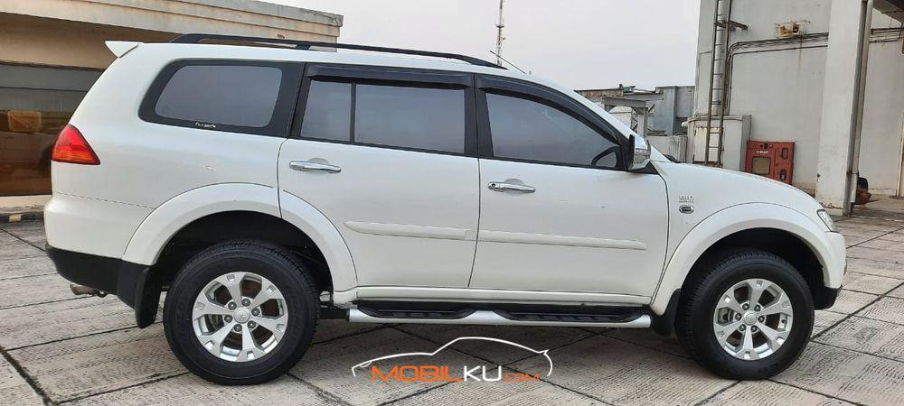 Mobil Mitsubishi Pajero Sport 2012