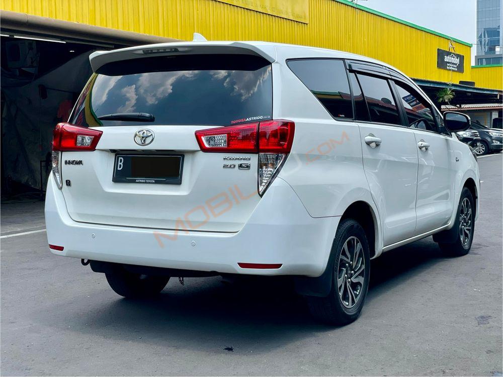 Mobil Toyota Kijang Innova 2021