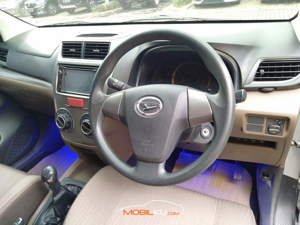 Mobil Daihatsu Xenia 2016