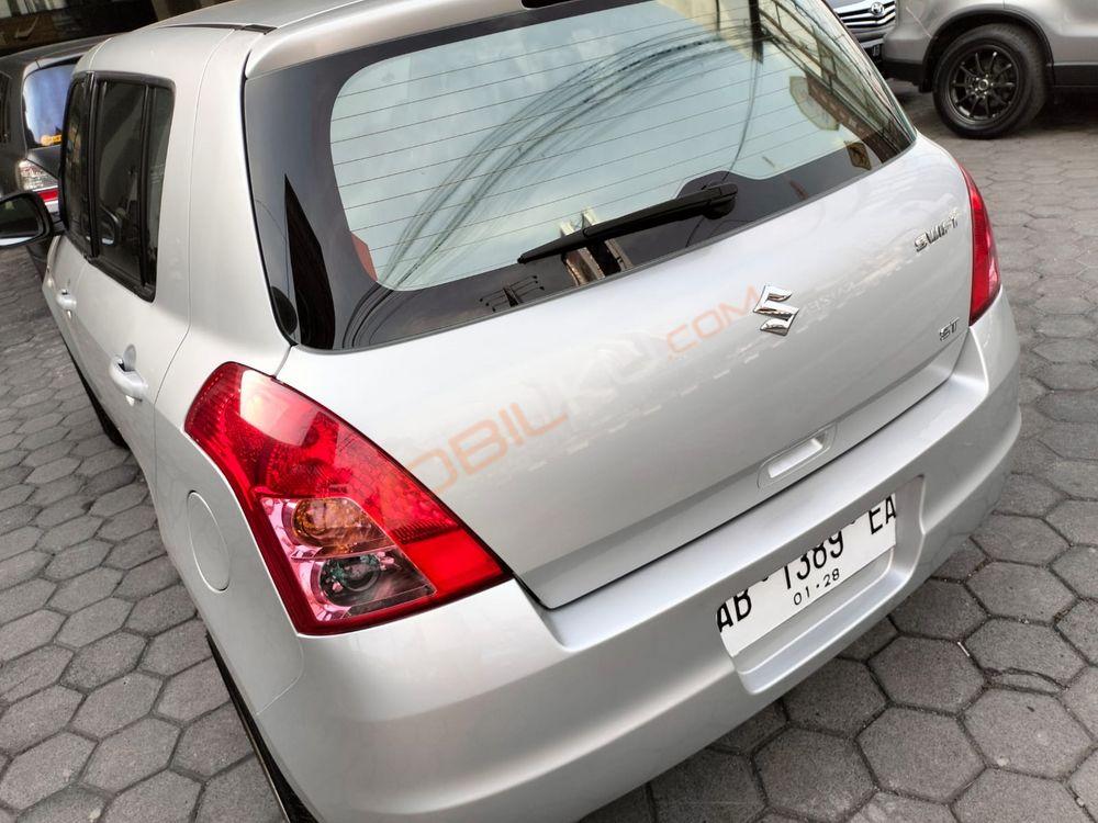 Mobil Suzuki Swift 2007