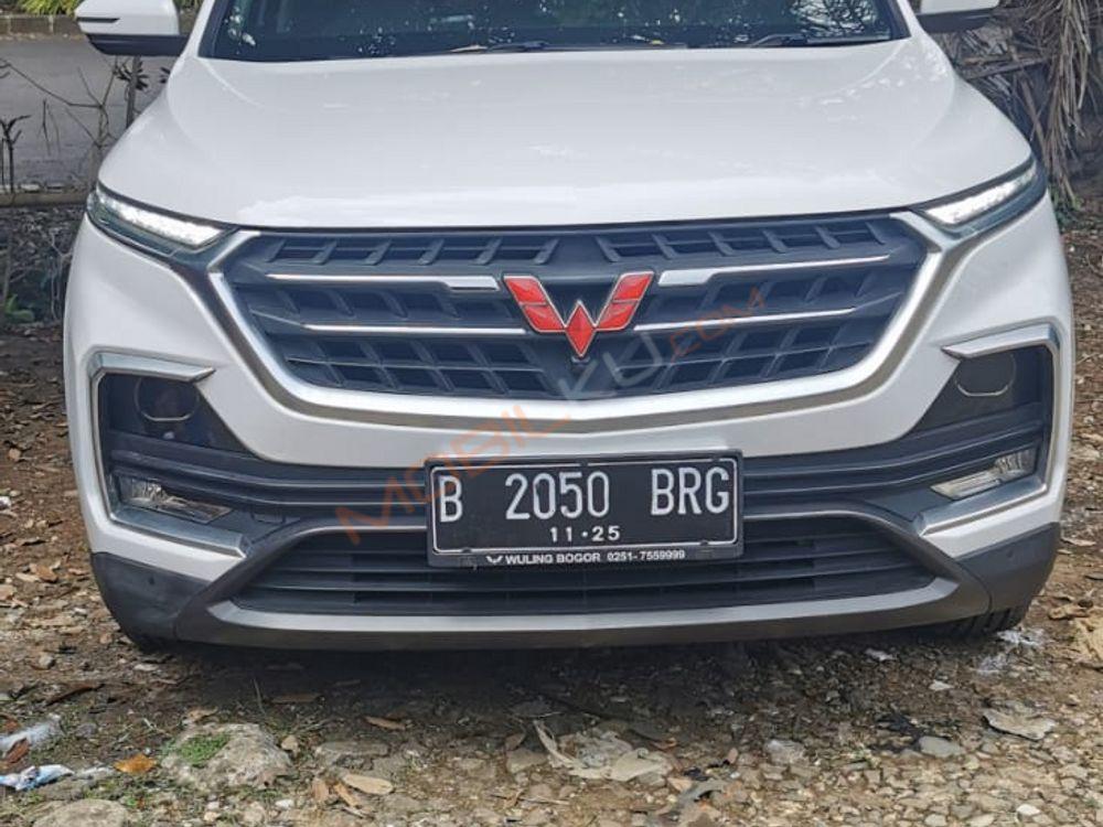 Mobil Wuling Almaz 2020