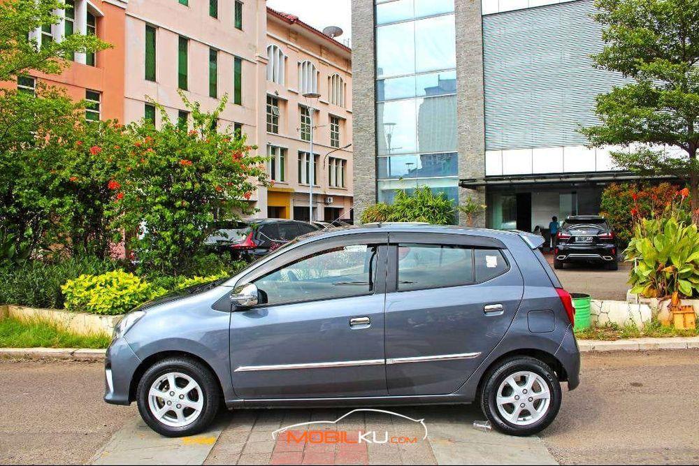 Mobil Toyota Agya 2014