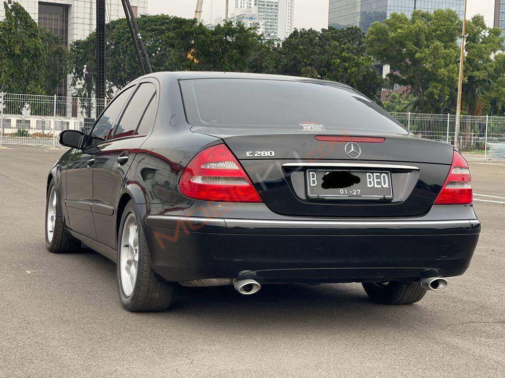 Mobil Mercedes-Benz E-Class 2006