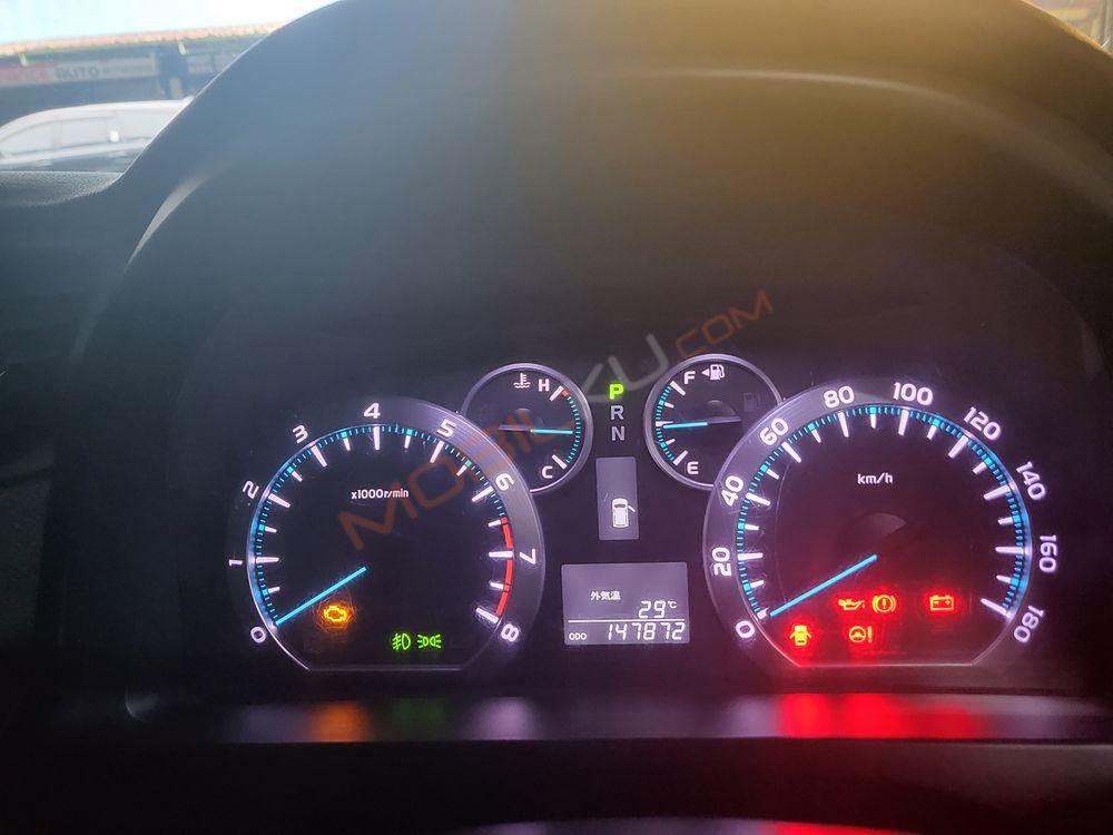 Mobil Toyota Vellfire 2010