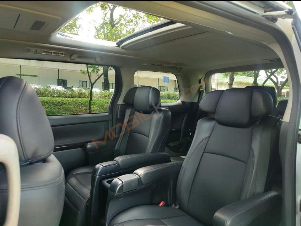 Mobil Toyota Alphard 2013