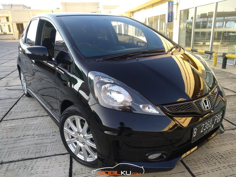 Mobil Honda Jazz 2013
