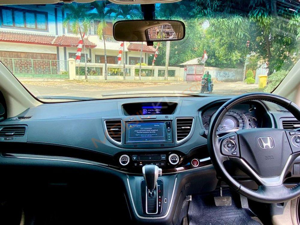 Mobil Honda CR-V 2016