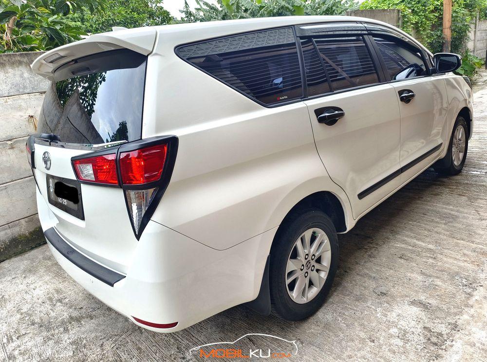 Mobil Toyota Kijang Innova 2019
