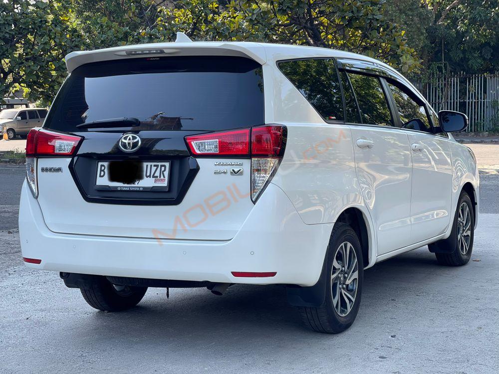 Mobil Toyota Kijang Innova 2022
