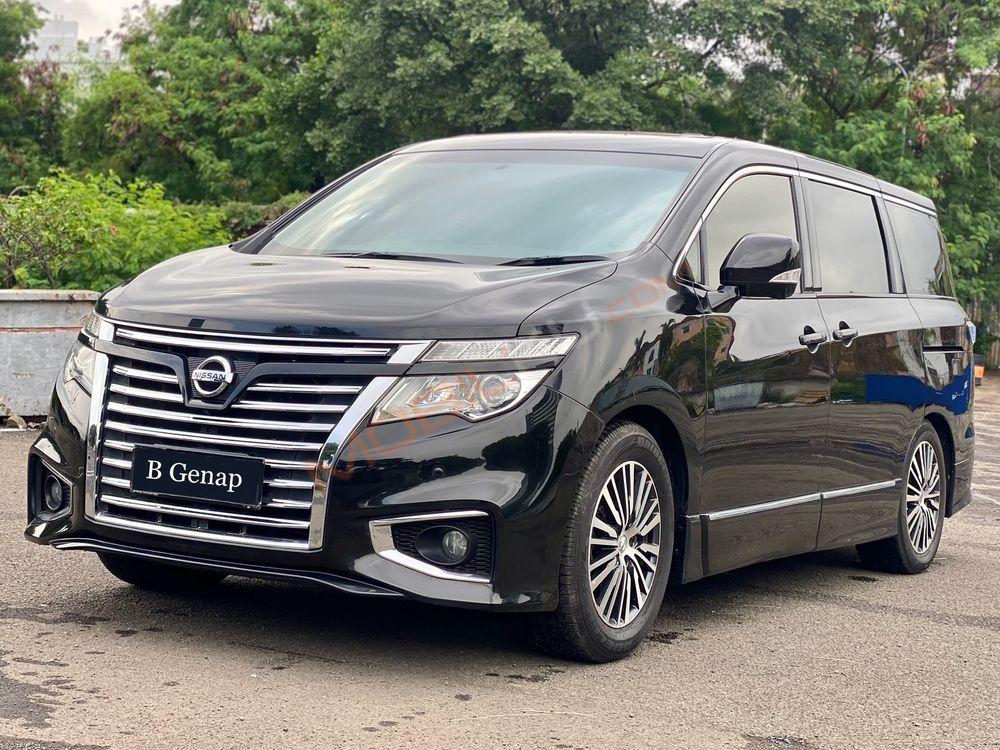 Mobil Nissan Elgrand 2014