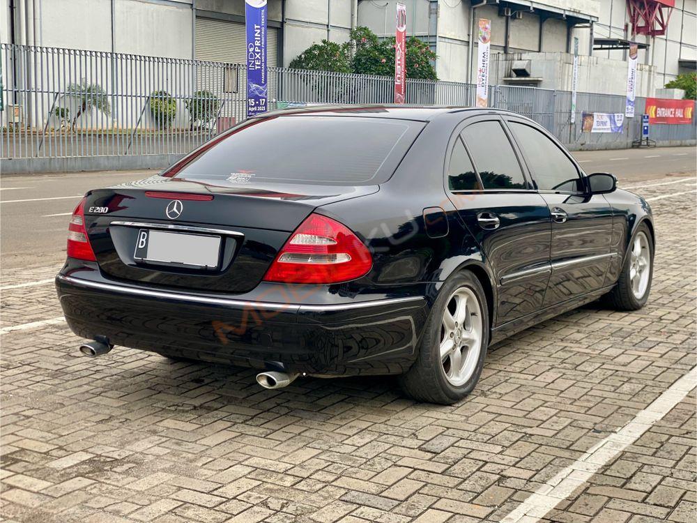 Mobil Mercedes-Benz E-Class 2006