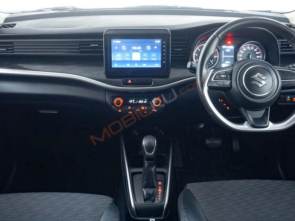 Mobil Suzuki XL7 2020
