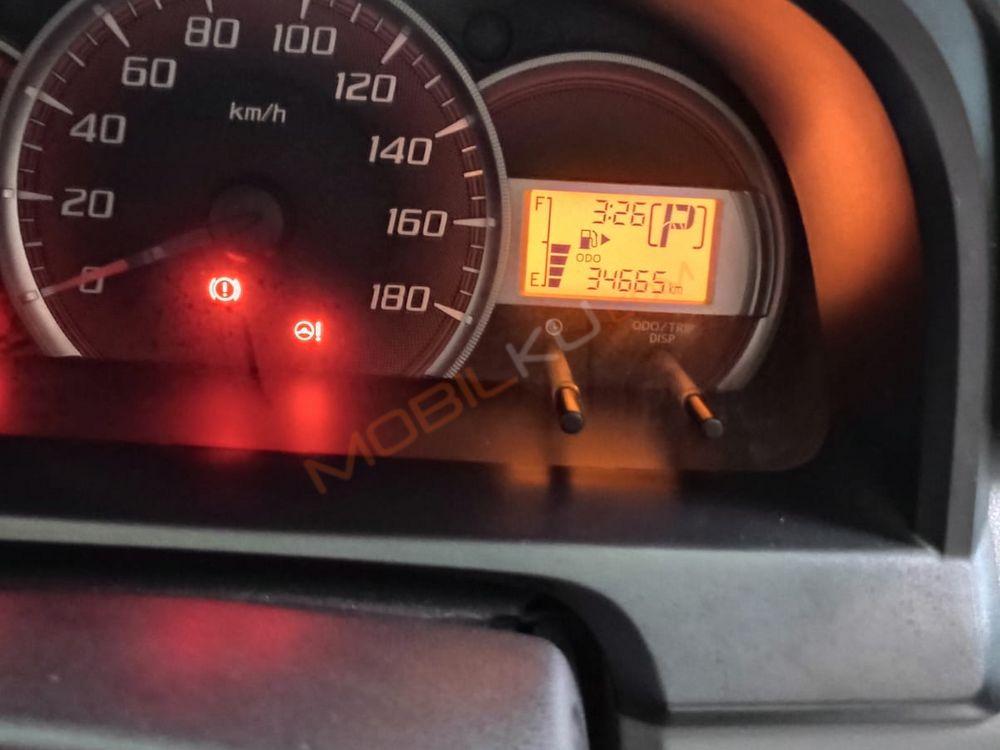 Mobil Toyota Avanza 2013