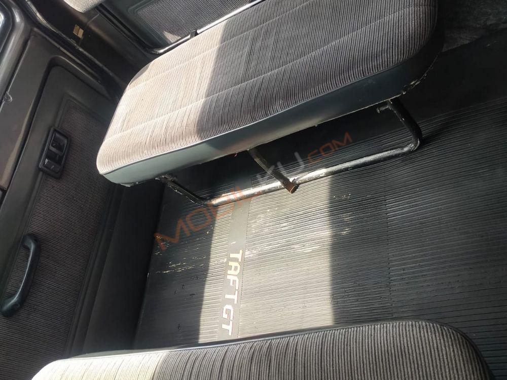 Mobil Daihatsu Taft 1997