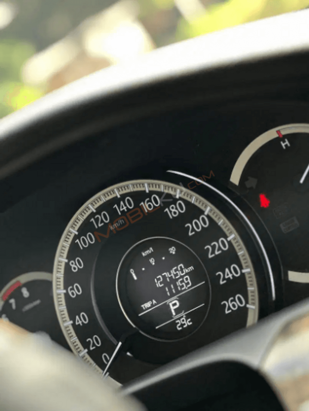 Mobil Honda Accord 2013