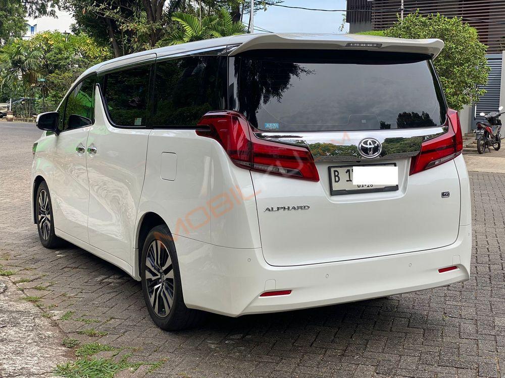 Mobil Toyota Alphard 2020