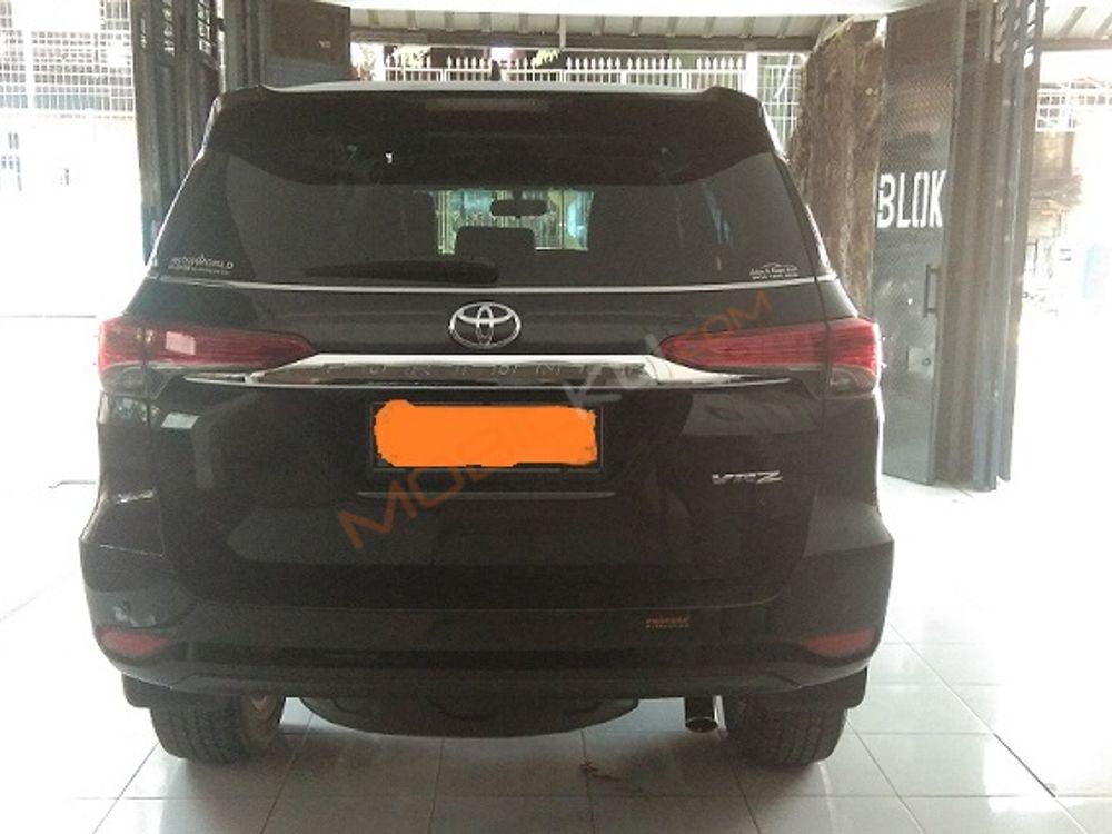 Mobil Toyota Fortuner 2018