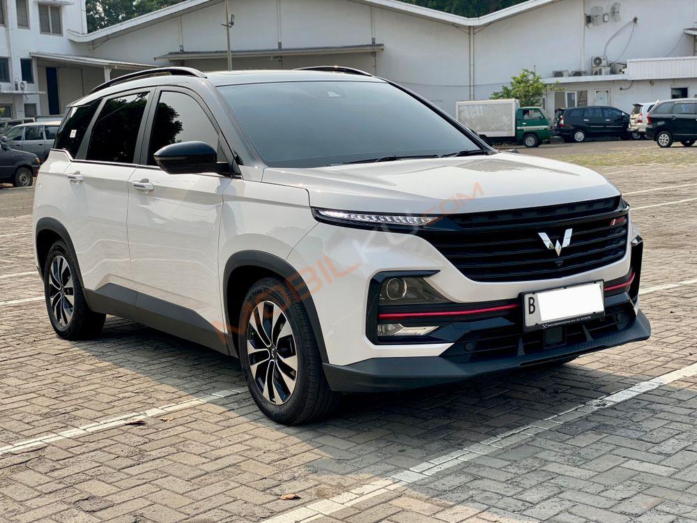Mobil Wuling Almaz 2022