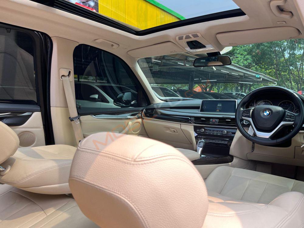Mobil BMW X5 2015
