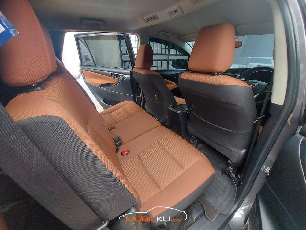 Mobil Toyota Kijang Innova 2017