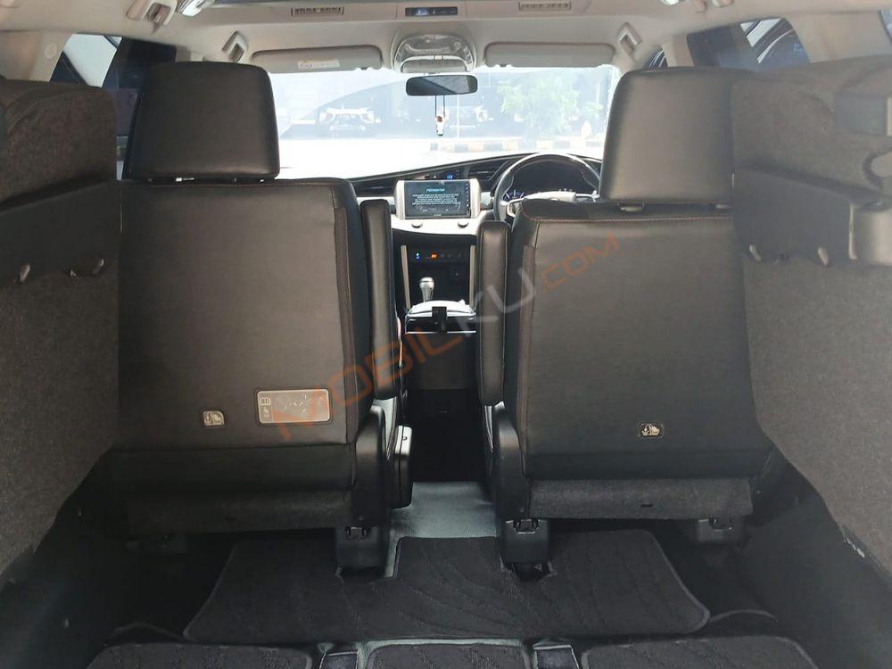 Mobil Toyota Kijang Innova 2021