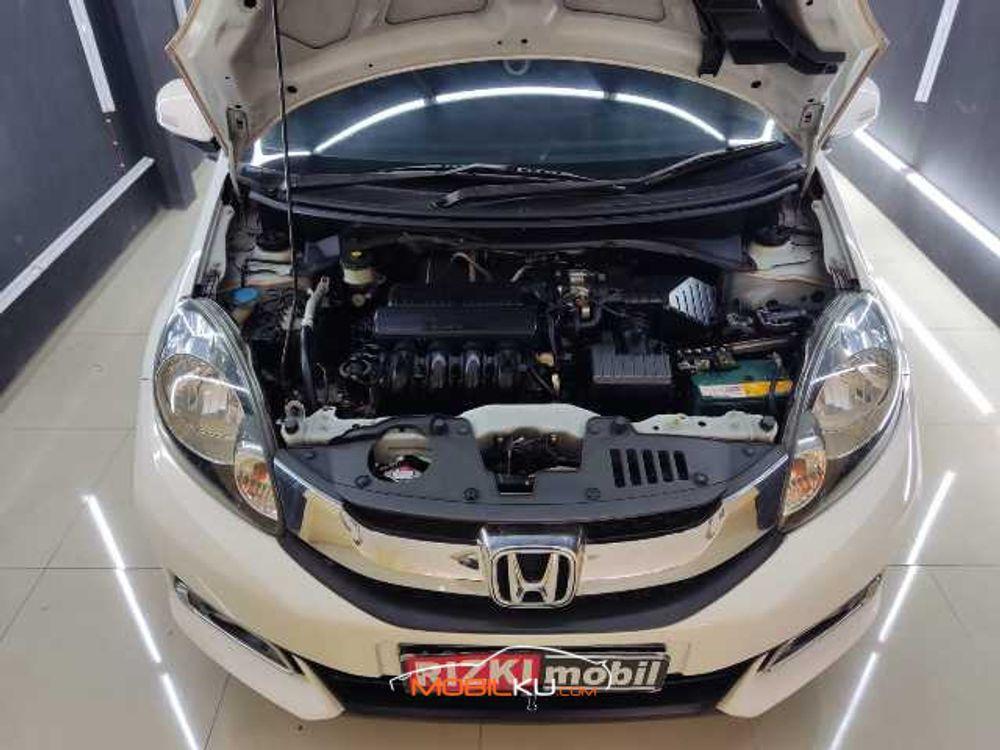 Mobil Honda Mobilio 2014