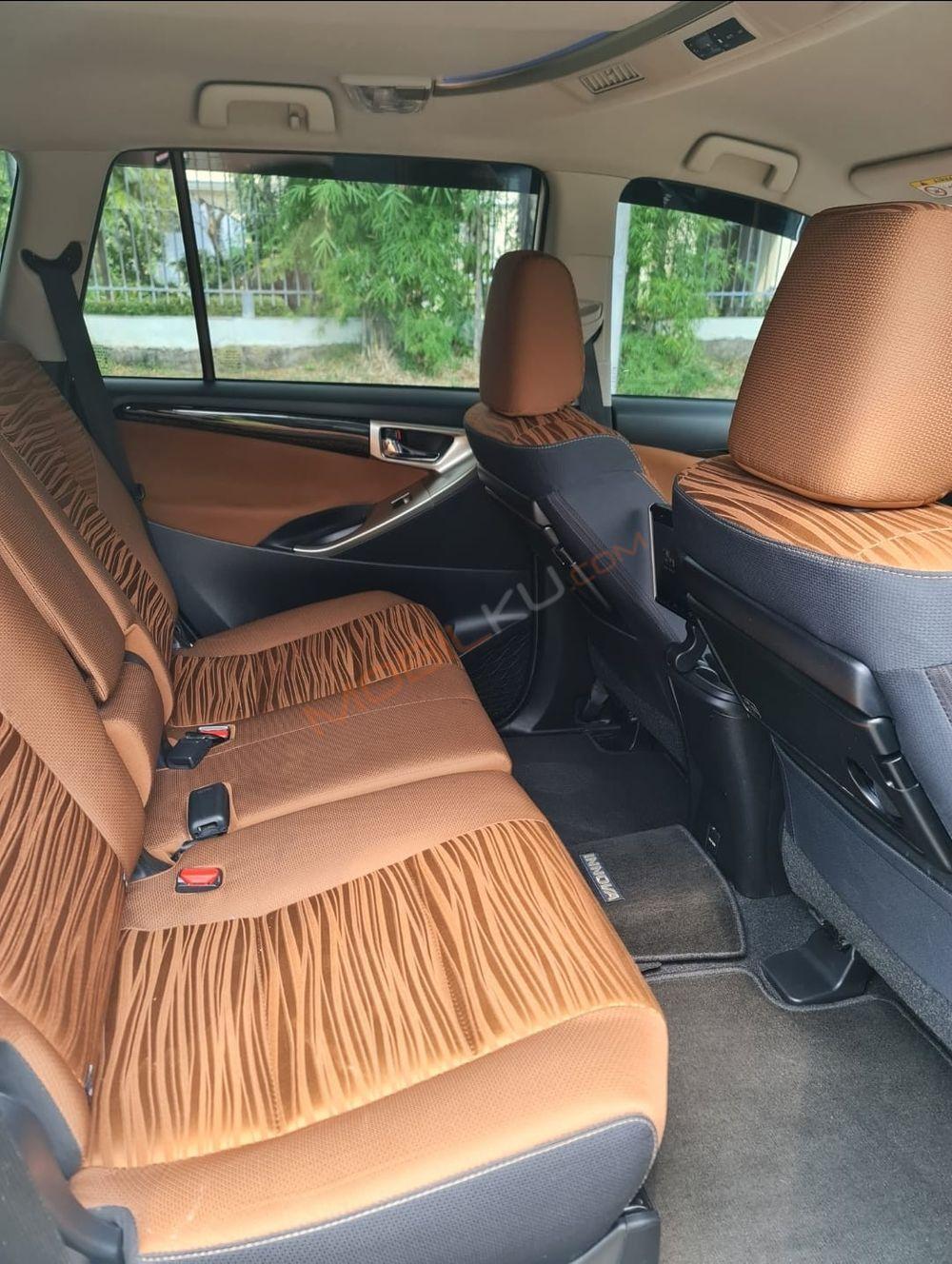 Mobil Toyota Kijang Innova 2019