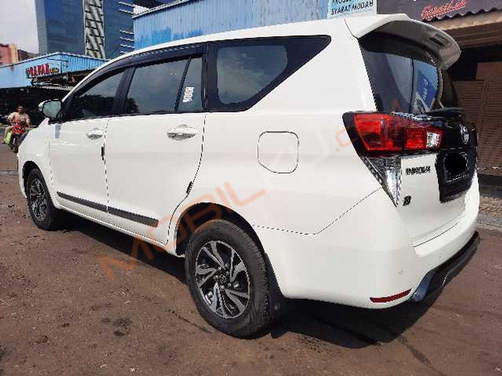 Mobil Toyota Kijang Innova 2021