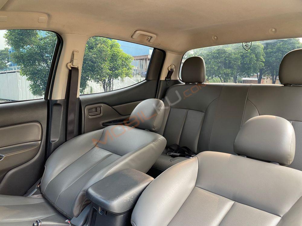 Mobil Mitsubishi Triton 2017